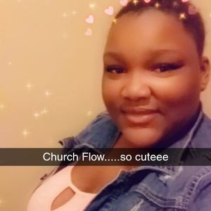 Meet your Posher, Akia